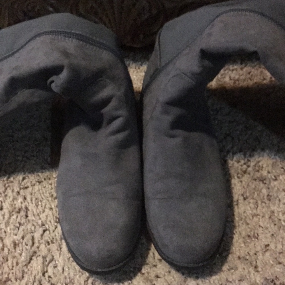 Boots - Picture 2 of 4